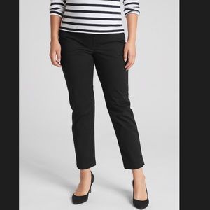GAP Maternity Full Panel Slim City Crop Chino 4